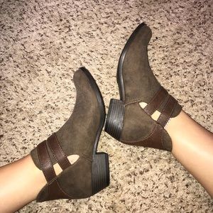 ankle booties size 9